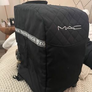 MAC Cosmetics Professional Zuca wheel case